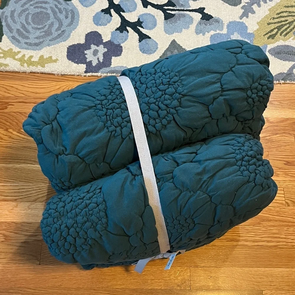 Anthropologie Dahlia Cotton Jersey Floral Quilt Size King NWT